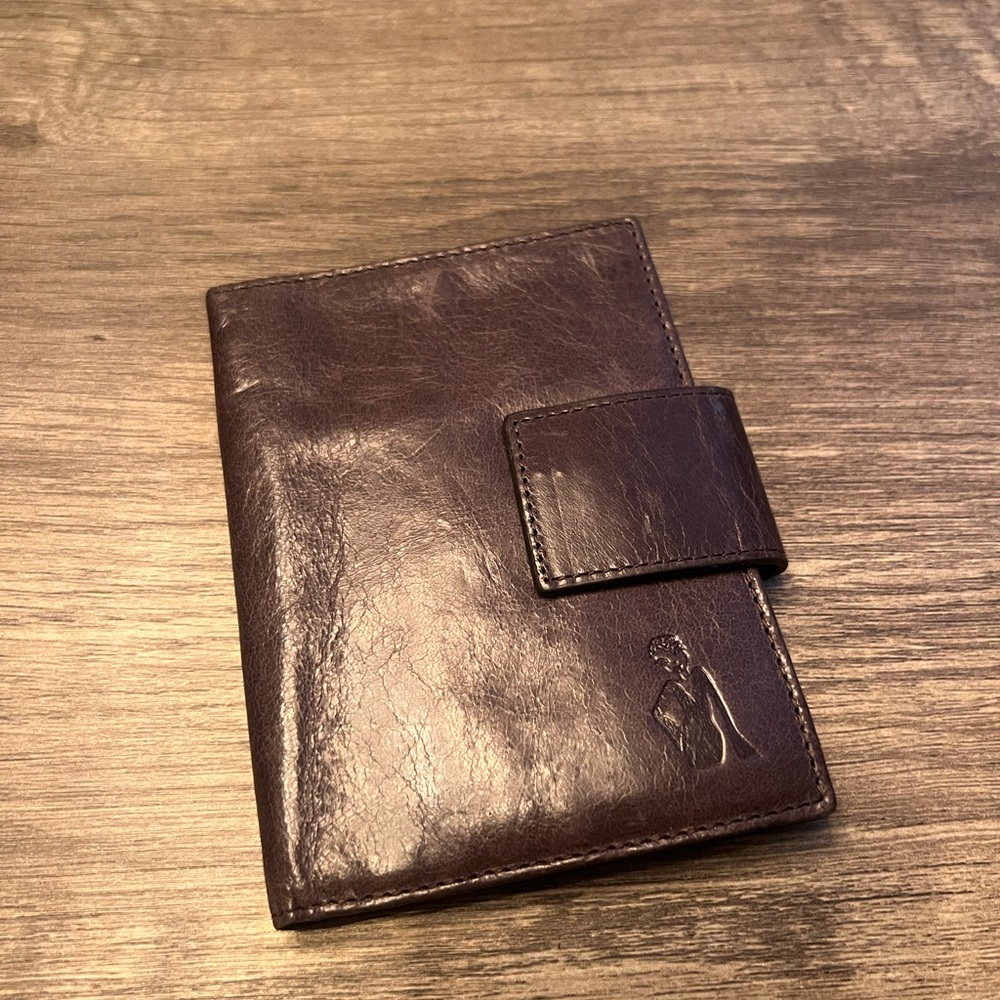 Helen Welsh wallet